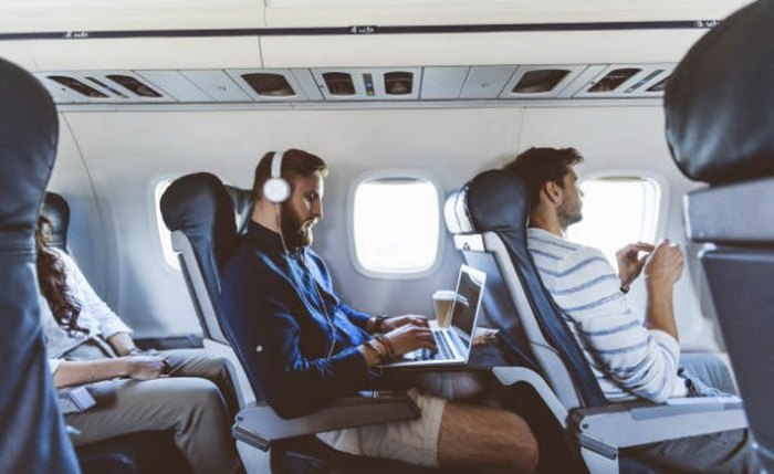 Passagens aéreas promocionais são uma excelente oportunidade para quem quer viajar mais gastando menos Passagens aéreas promocionais são uma excelente oportunidade para quem quer viajar mais gastando menos