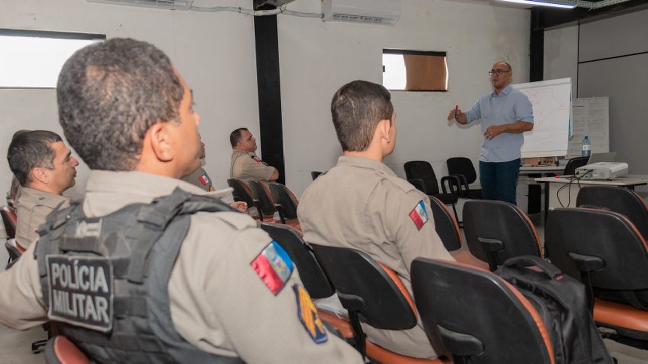 Curso do Cerest Regional Maceió aborda riscos e medidas de prevenção contra choques elétricos