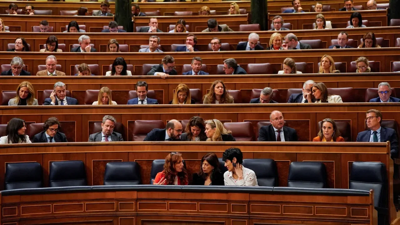 Na Espanha, oposição conservadora supera os socialistas nas eleições para o Parlamento Europeu