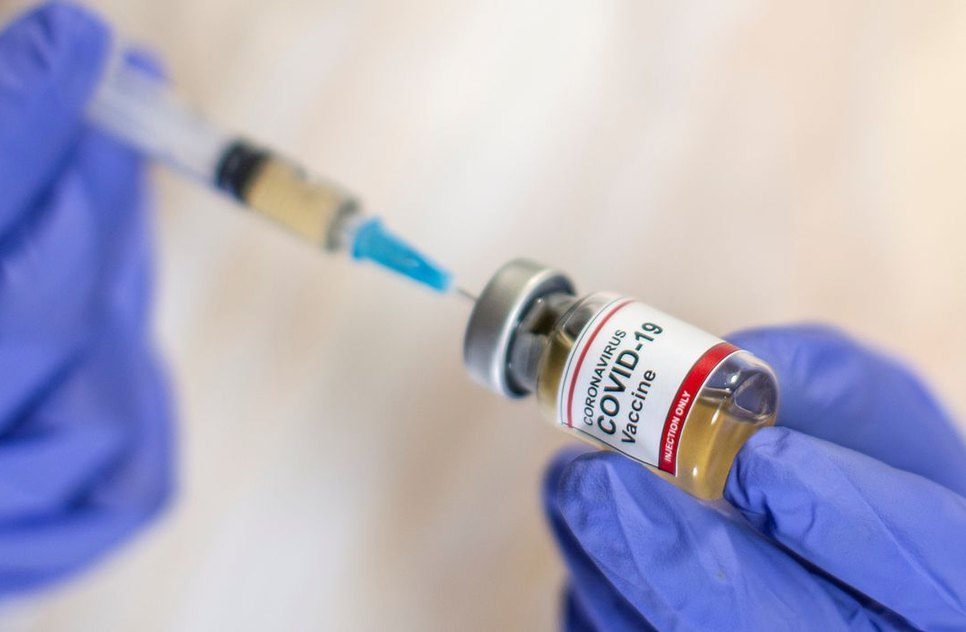 2020-11-05t143610z_1_lynxmpega414y_rtroptp_4_health-coronavirus-vaccine.jpg / Foto: Foto: EBC
