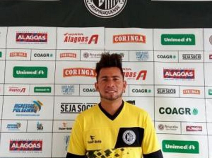 Lateral-direito Alex Travassos é o destaque alvinegro