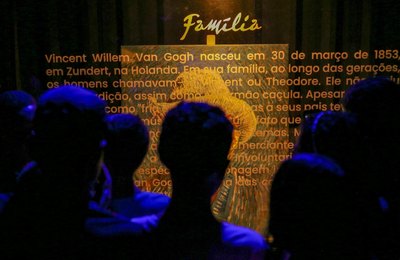 Estudantes de escolas municipais prosseguem visitações à exposição Van Gogh
