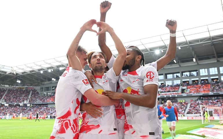 RB Leipzig vence e rouba 3º lugar do Stuttgart no Alemão; Dortmund supera Freiburg