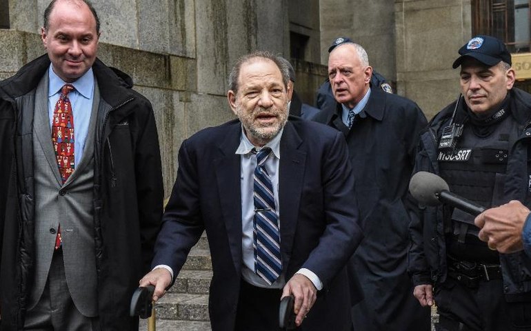 EUA anulam condenações de Harvey Weinstein