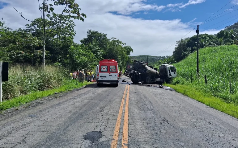 Acidente envolvendo carreta deixa duas vítimas fatais no trecho da Chã dos Costas