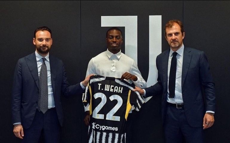 Juventus anuncia contratação do atacante Timothy Weah, filho de George Weah