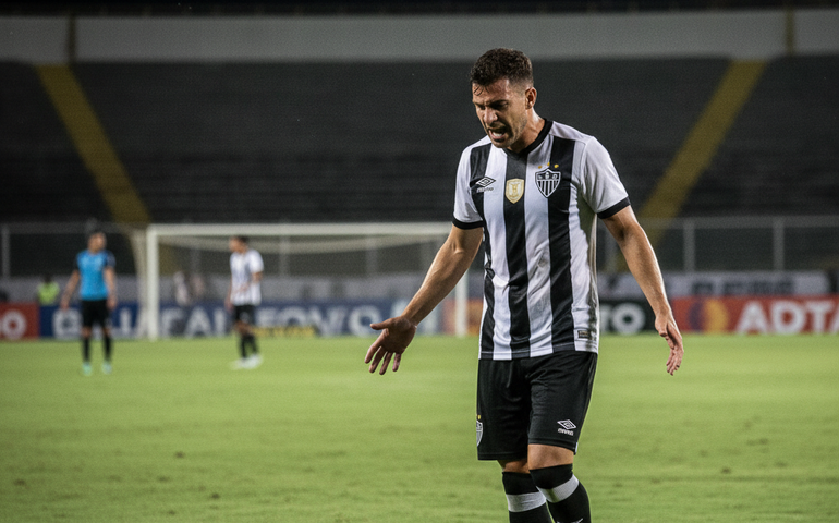 João Schmidt critica apagão do Santos após derrota em Chapecó