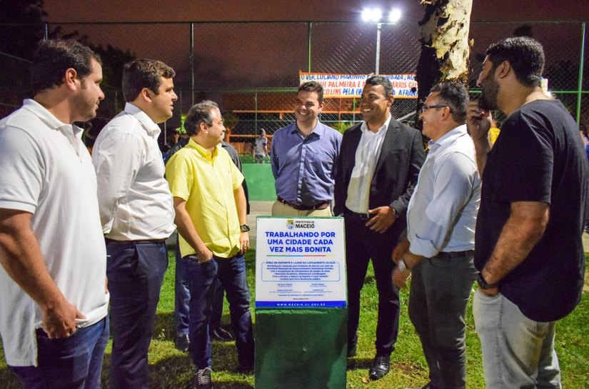 Marcelo Palmeira entrega área de lazer revitalizada no Acauã