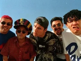 Memorial vivo dos Mamonas Assassinas transforma luto e mira rota cultural em Guarulhos