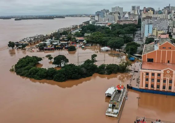 Mais de 2 milhões de pessoas foram afetadas pelas enchentes no RS
