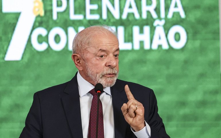 Governo estuda devolução de celulares roubados pelos Correios, diz Lula