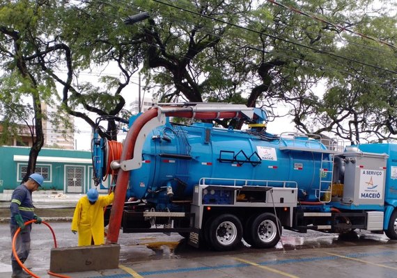 Infraestrutura intensifica serviços de drenagem durante fim de semana chuvoso