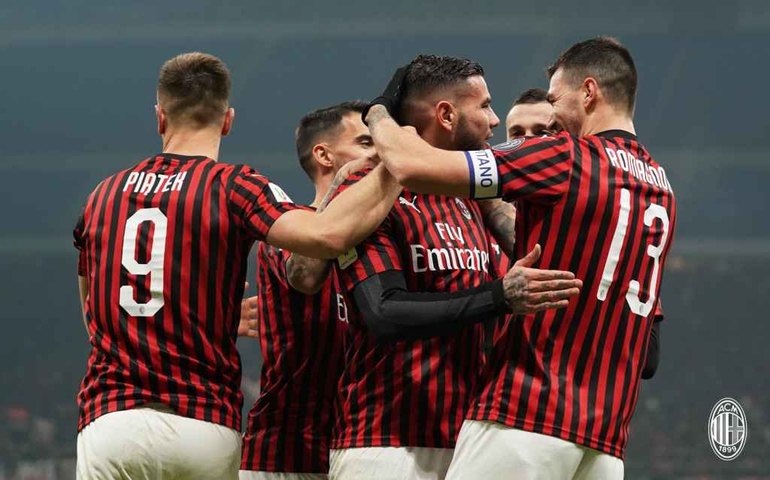Milan faz 3 gols em cinco minutos e derrota a Juventus; Lazio também perde