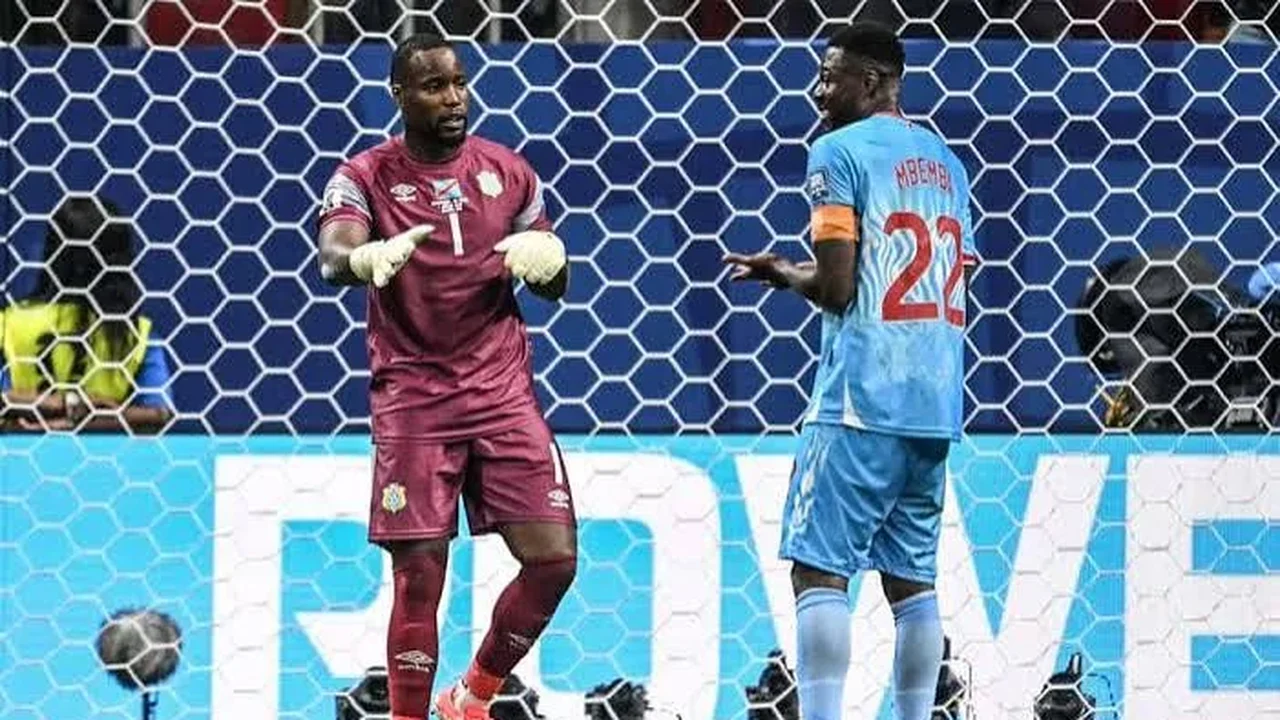Destaque da Copa, goleiro da RD Congo tem suspeita de lesão grave após operar milagre