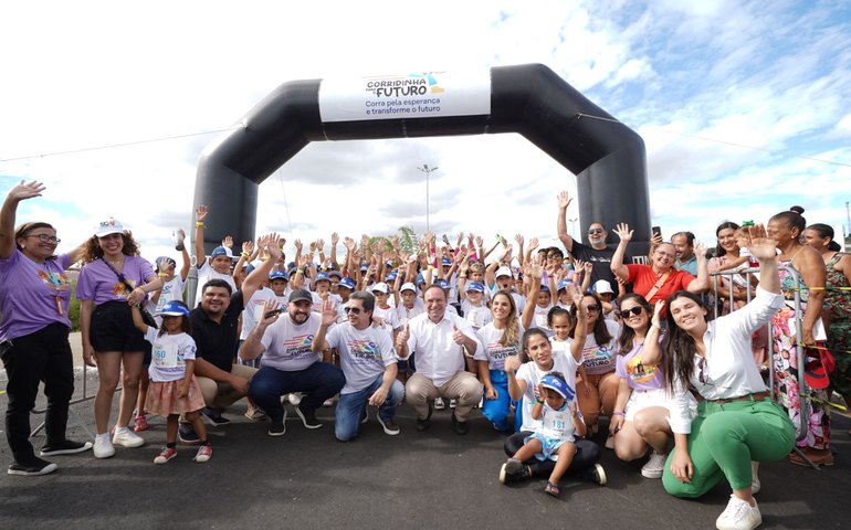 Mais de 200 crianças participam da Corridinha para o Futuro no Lago da Perucaba