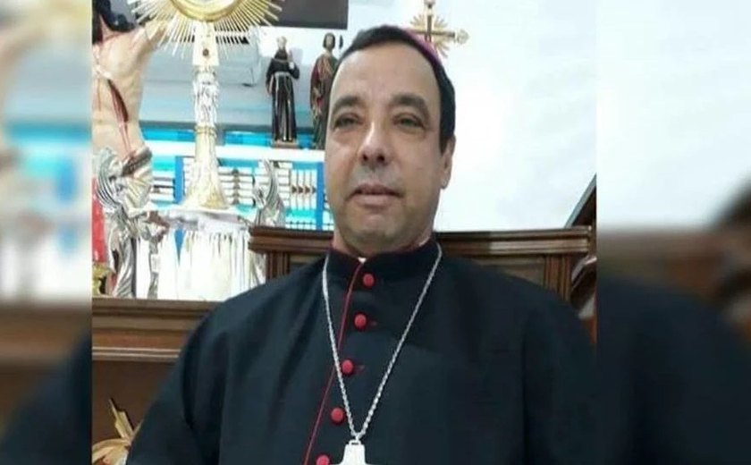 Bispo é investigado por suposto golpe em profissional do Mais Médicos