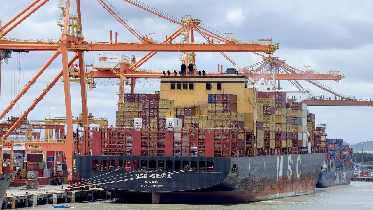 Brasil sobe ao 2º lugar entre países mais tarifados pelos EUA com nova sobretaxa