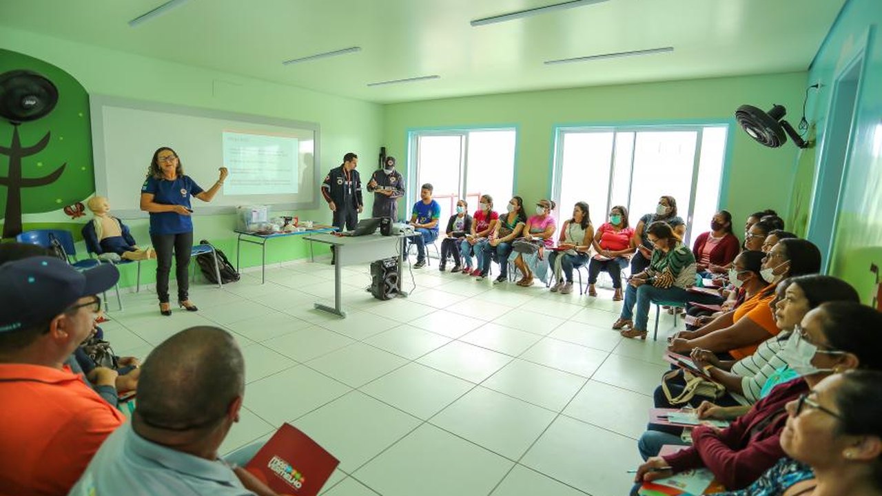Projeto Escola Segura capacita profissionais da Creche CRIA em Mar Vermelho
