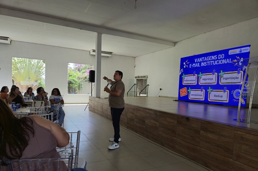 Educação de Arapiraca realiza encontro com técnicos para apresentação Planejamento Estratégico
