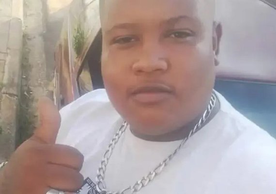 Rapaz de 25 anos morre na porta de hospital após espera por maca para gordos