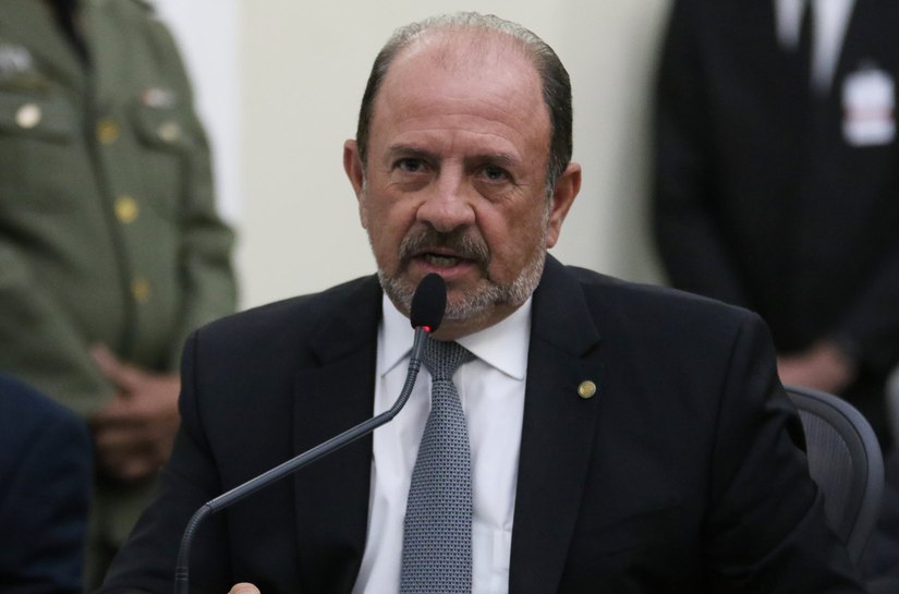 Antonio Albuquerque faz pronunciamento em defesa do prefeito de Pindoba