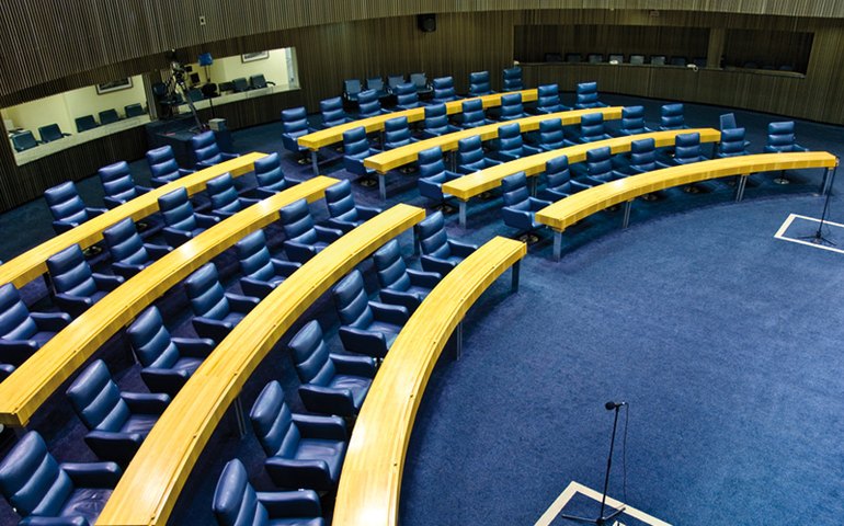 Promotoria acusa vereadores de São Sebastião por contratação de 457 apadrinhados