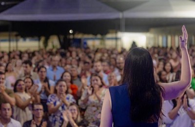 Pauline Pereira celebra o Dia do Professor com valorização e repasse histórico dos precatórios do Fundef