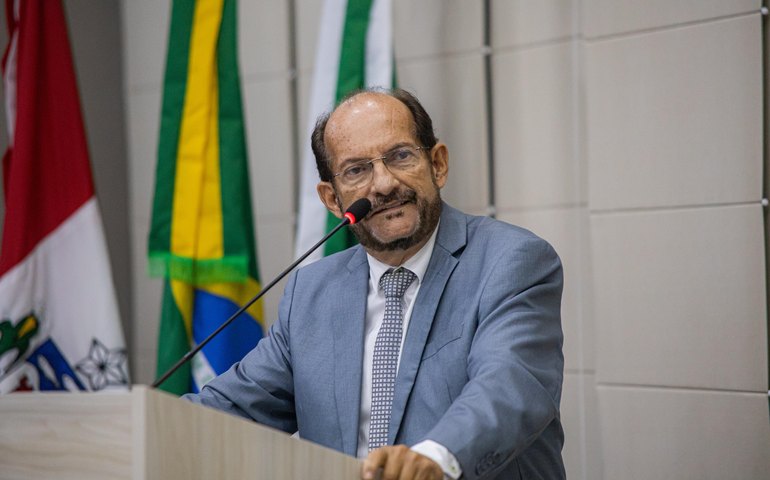 Vereador Dr. Cleber Costa apresenta diversas indicações na Câmara Municipal de Maceió