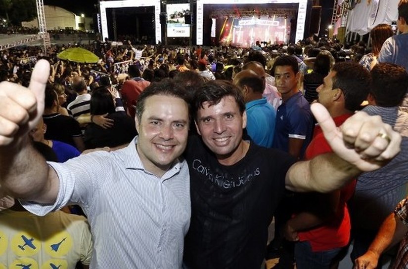 Prestigiando Festa de Bom Jesus dos Navegantes, Renan Filho exalta Penedo