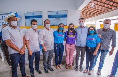 Prefeito Luciano entrega mais uma unidade de ensino reformada e ampliada