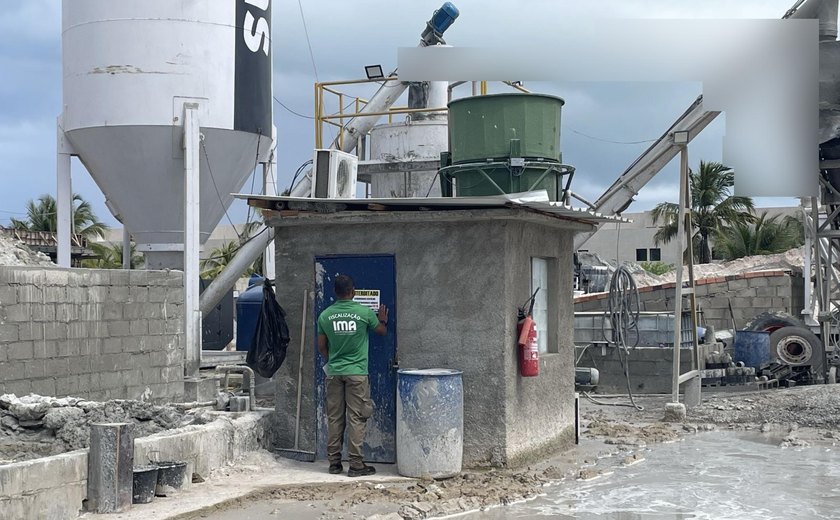 IMA multa empresas por danos ambientais perto do berçário de peixes-boi em Porto de Pedras