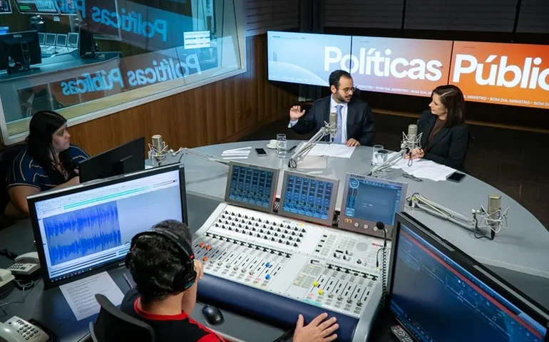 Paulo Pereira destaca medidas para ampliar acesso ao crédito a micro e pequenas empresas e reduzir o endividamento