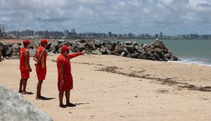 Corpo de Bombeiros alerta risco de afogamento nas novas faixas de areia em praia de Aracaju / Foto: Foto: CBM/SE