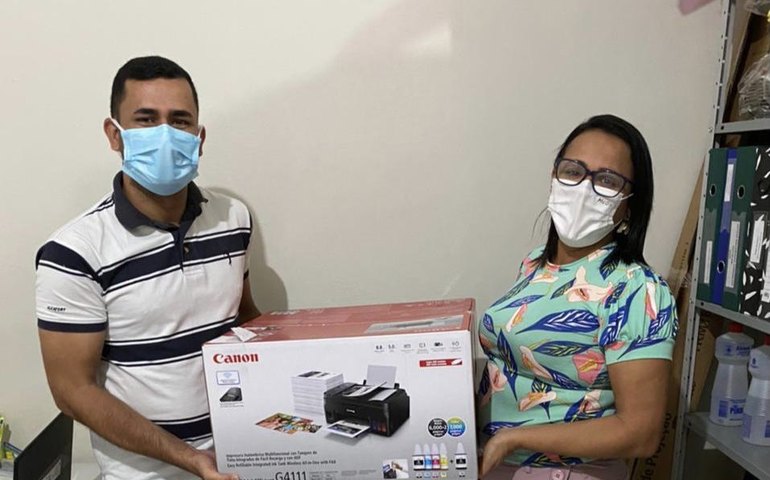 Assistência Social de Anadia entrega equipamento de informática para Conselho Tutelar
