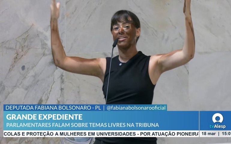 Deputada Fabiana Bolsonaro faz blackface na Alesp ao criticar Erika Hilton