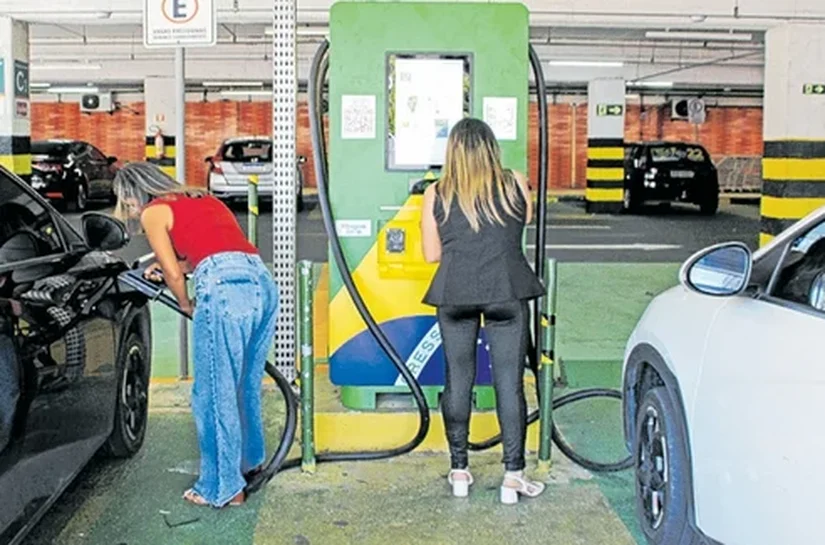Maceió ganha o carregador para carros elétricos mais rápido do Nordeste