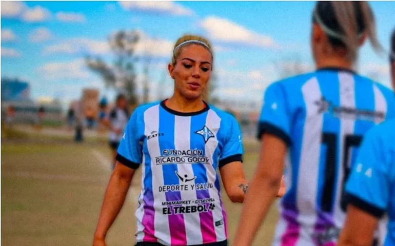 Filho de sete anos de jogadora argentina que morreu espancada e estrangulada pelo marido estava em casa na hora do crime