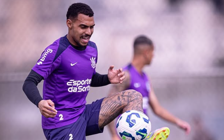 Corinthians treina bolas paradas para enfrentar Red Bull Bragantino na volta do Brasileiro