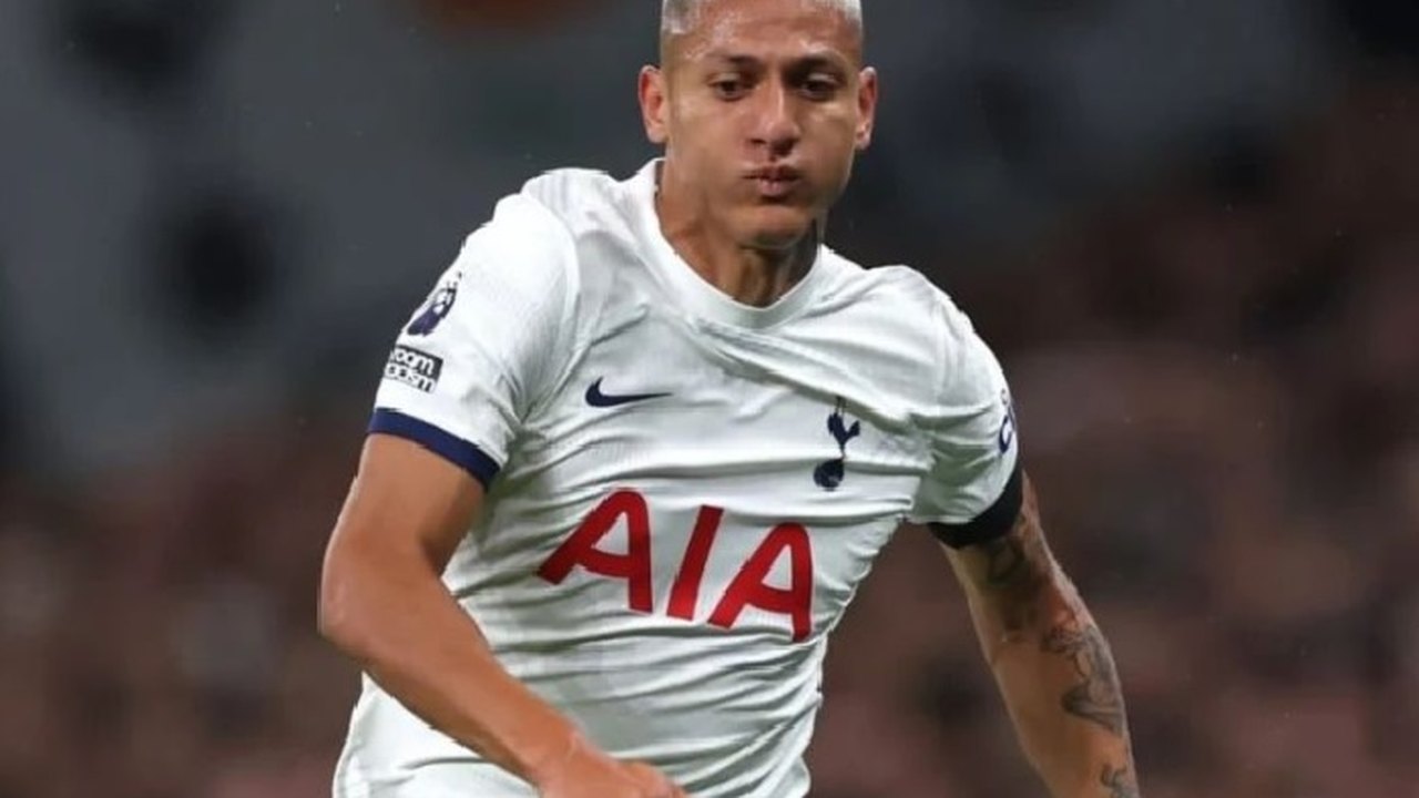Com boa atuação de Richarlison, Tottenham bate Fulham e é líder do Campeonato Inglês
