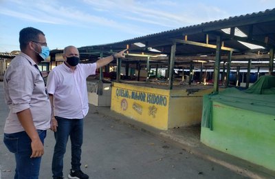 Secretário vistoria obras de reparos nos mercados públicos de Maceió