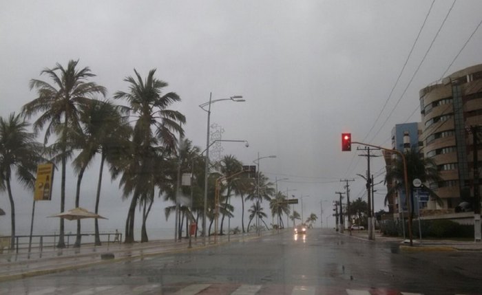 Inmet alerta para chuvas intensas em Alagoas até quarta-feira (25)