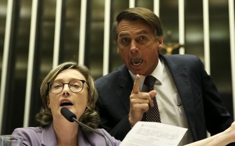 Bolsonaro veta indenização a profissionais de saúde incapacitados pela covid-19
