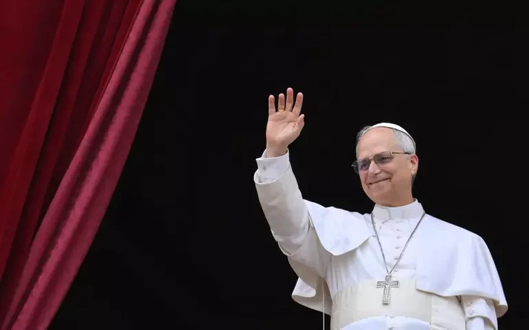 Confira a íntegra da 1ª oração feita pelo papa Leão XIV