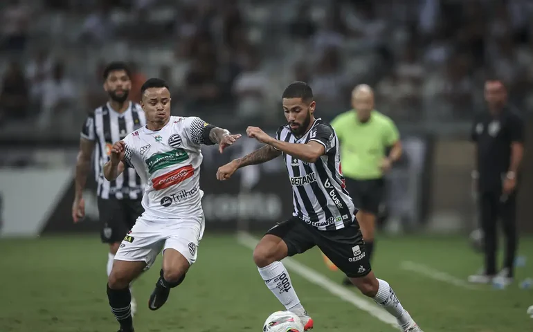 Atlético-MG vira em cinco minutos e abre vantagem sobre o Vasco na semifinal da Copa do Brasil