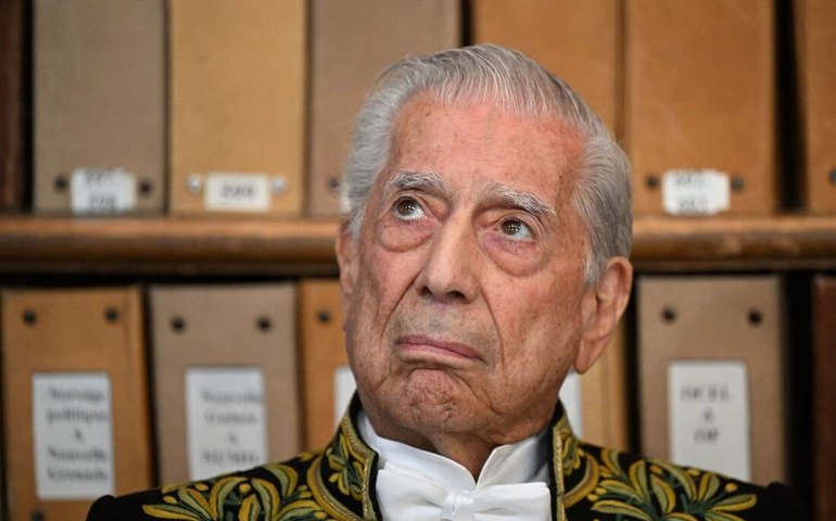 Morre Mario Vargas Llosa, escritor e Nobel de Literatura, aos 89 anos