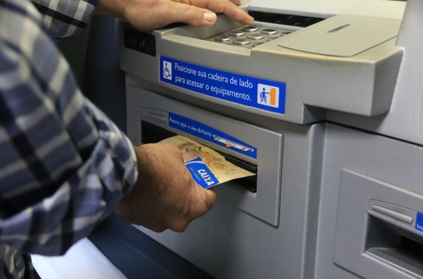 Salários de julho começam a ser liberados a partir de sábado (30)