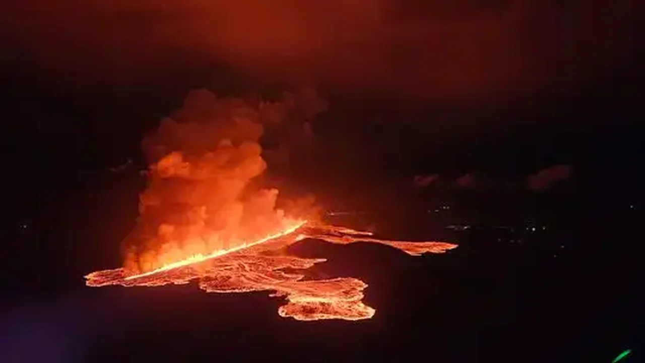 Vulcão Mutnovsky entra em erupção na Rússia e lança cinzas a 5 km de altura