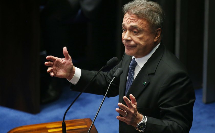 Alvaro Dias defende agenda no Congresso de combate à corrupção