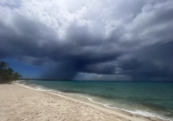 Inmet emite alerta de chuvas intensas para Maceió e outras 16 cidades de Alagoas