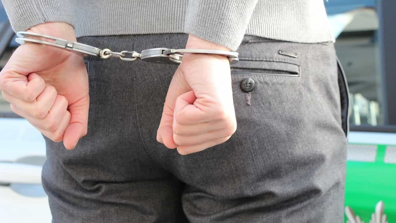 Chinês é preso por suspeita de liderar roubo de testes de coronavírus